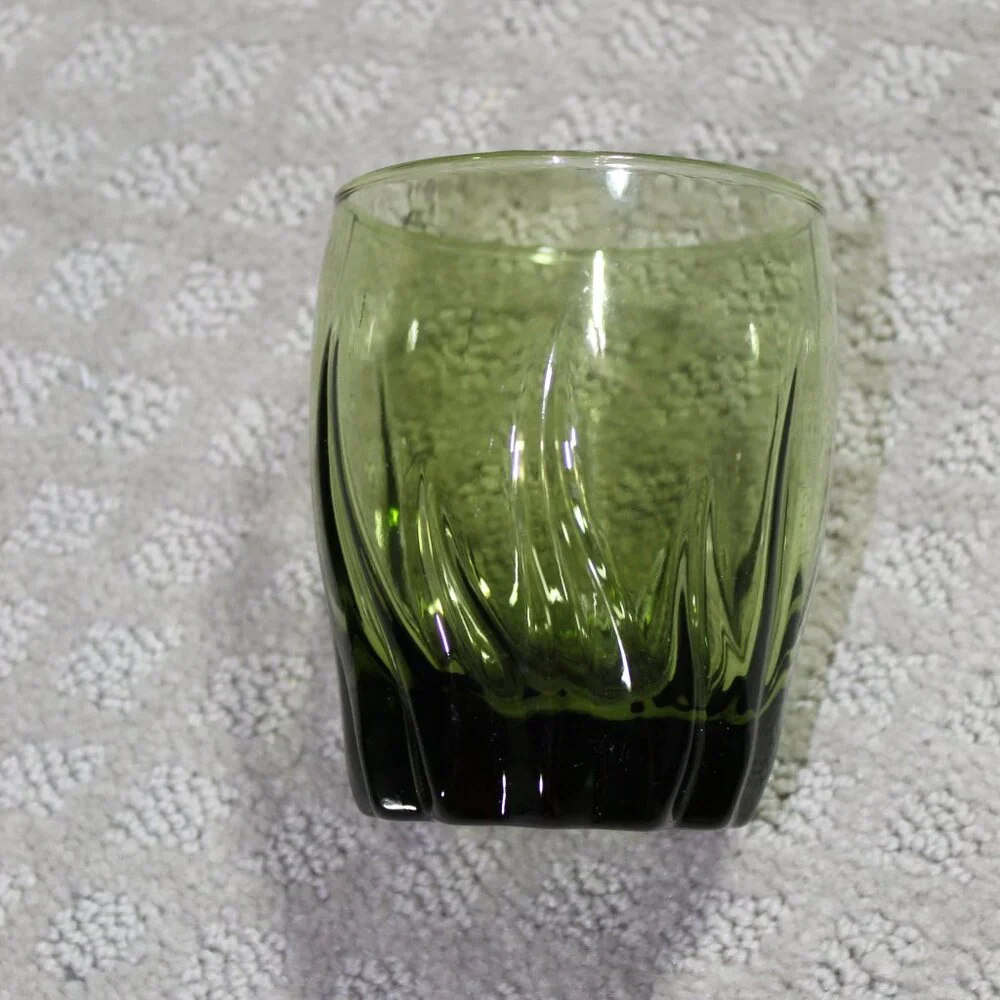 Set of 2 Vintage Libbey MCM Avocado Green 4" Drinking Glasses EUC - Picture 2 of 6